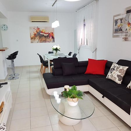 Paradise Gardens IV 2 Bd Amazing Apartment Paphos ภายนอก รูปภาพ