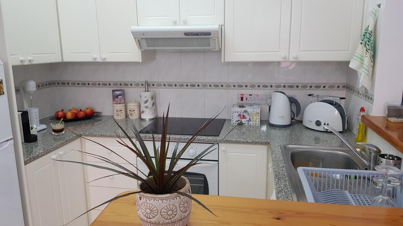 Paradise Gardens IV 2 Bd Amazing Apartment Paphos ภายนอก รูปภาพ